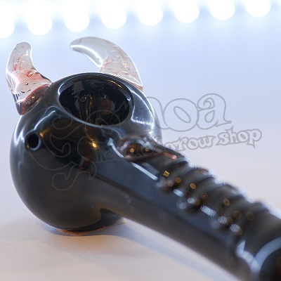 Glass pipe (devil\'s horn shaped)